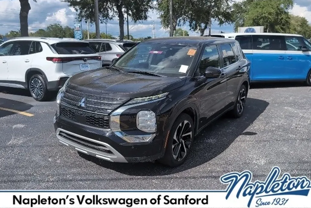 2022 Mitsubishi Outlander SE photo 1