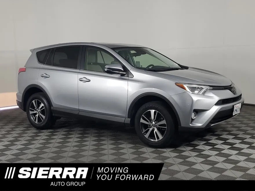 2018 Toyota RAV4 XLE photo 1