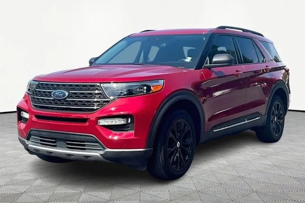 2022 Ford Explorer XLT photo 1