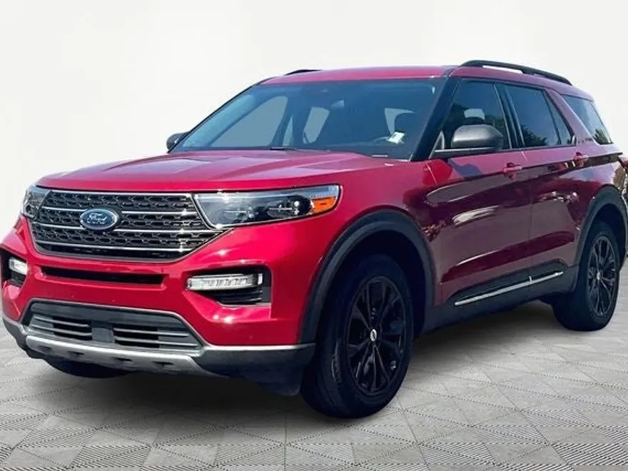 2022 Ford Explorer XLT photo 1