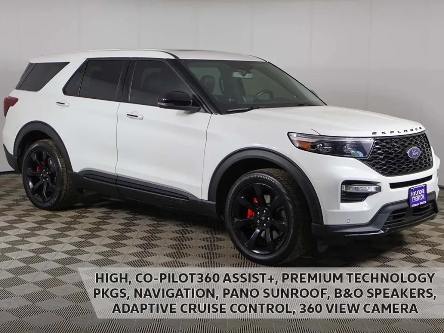 2022 Ford Explorer ST photo 1