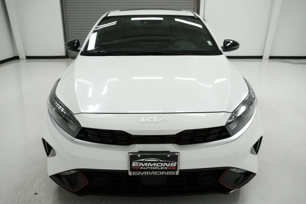 2024 Kia Forte GT-Line photo 1