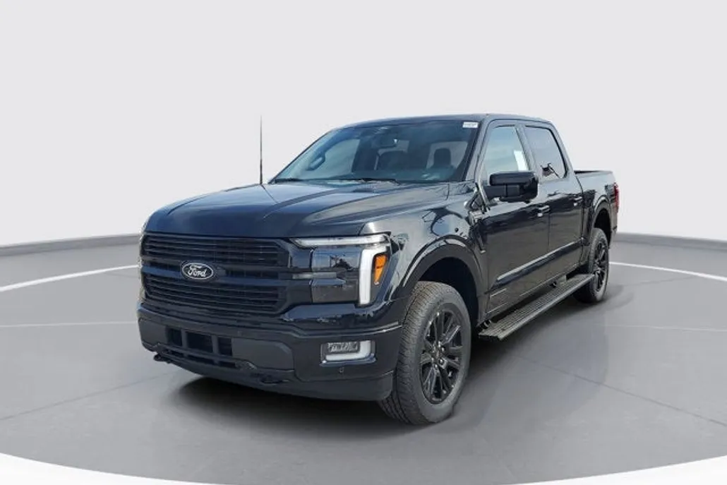 2025 Ford F-150 Platinum photo 1