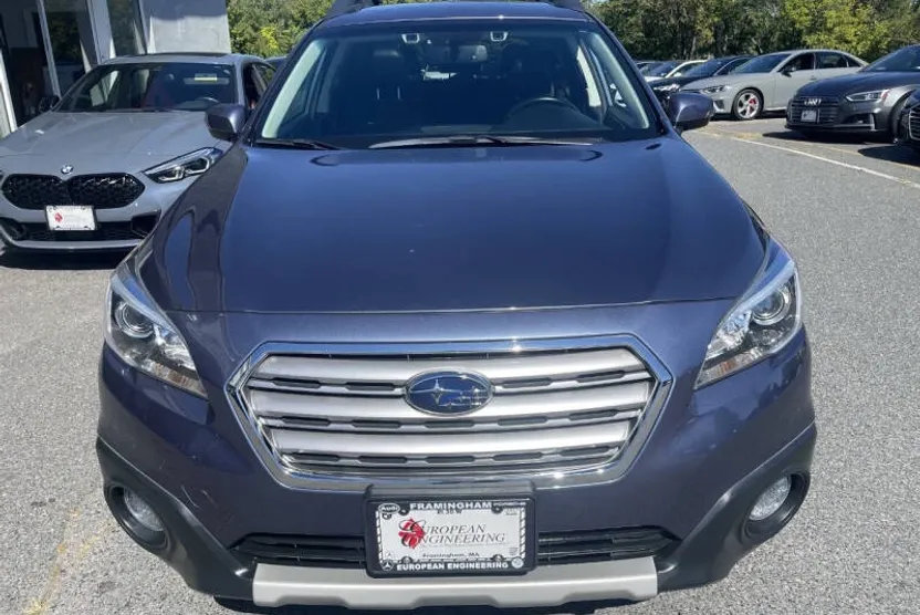 2016 Subaru Outback 2.5i Limited photo 1