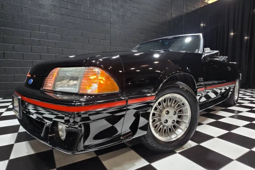 1987 Ford Mustang GT photo 1