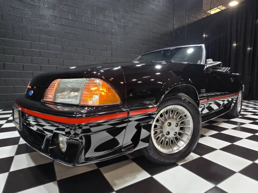 1987 Ford Mustang GT photo 1