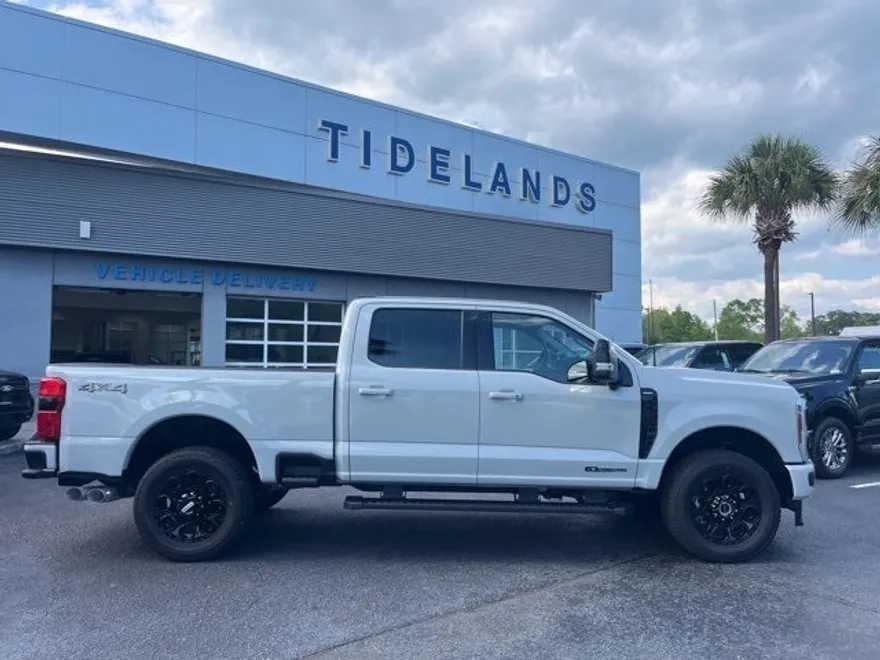 2025 Ford F-250 Lariat photo 1