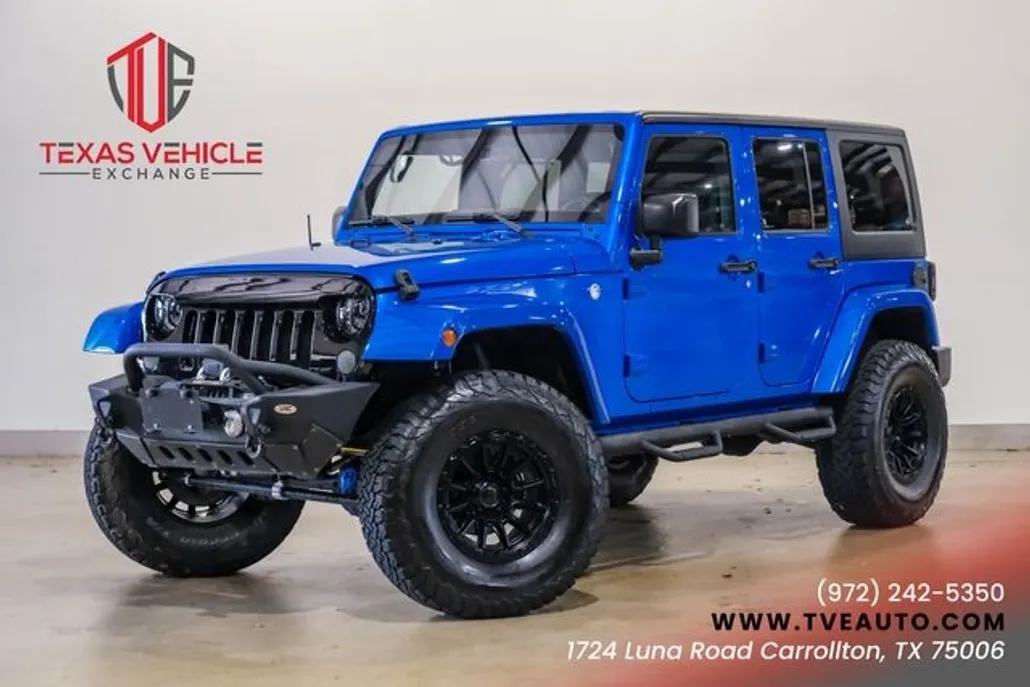 2016 Jeep Wrangler Unlimited Sahara photo 1