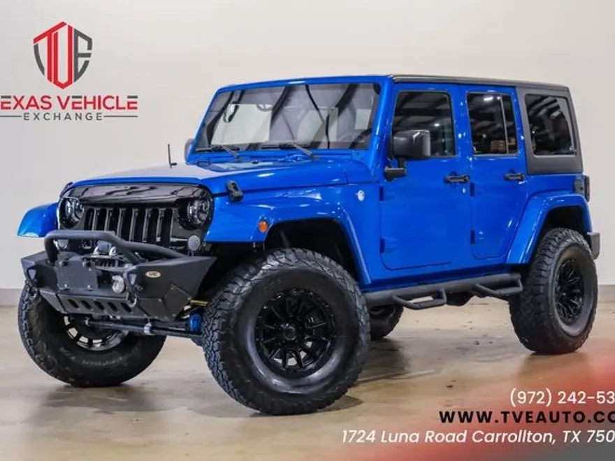 2016 Jeep Wrangler Unlimited Sahara photo 1