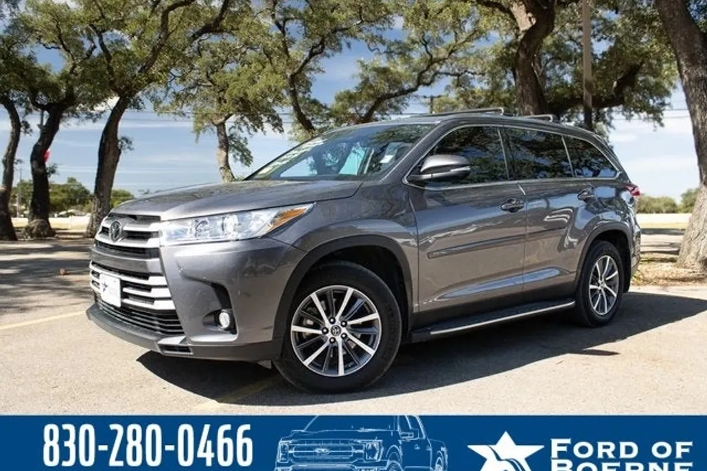 2019 Toyota Highlander XLE photo 1