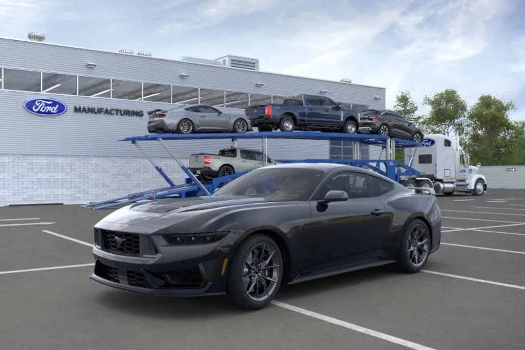 2025 Ford Mustang Dark Horse photo 1