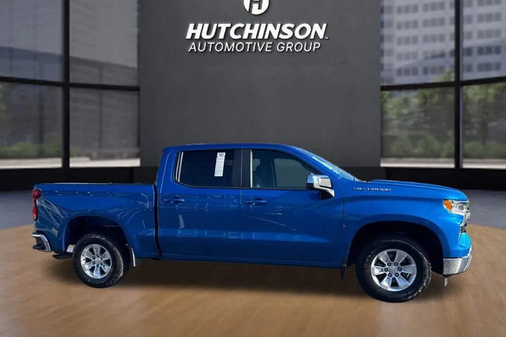 2022 Chevrolet Silverado 1500 LT photo 1