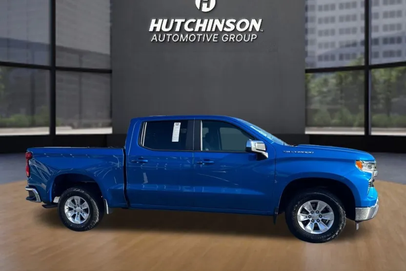 2022 Chevrolet Silverado 1500 LT photo 1