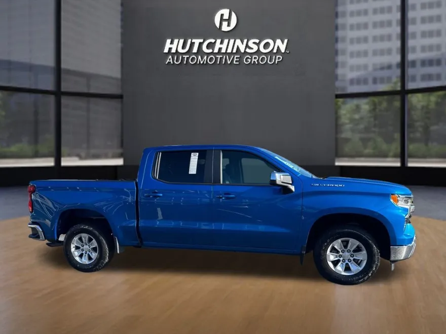 2022 Chevrolet Silverado 1500 LT photo 1