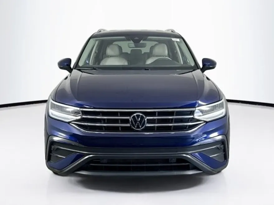 2022 Volkswagen Tiguan SE photo 1