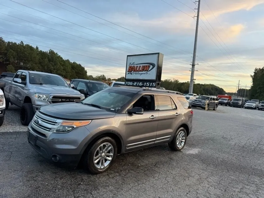 2013 Ford Explorer XLT photo 1