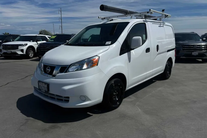 2019 Nissan NV200 SV photo 1