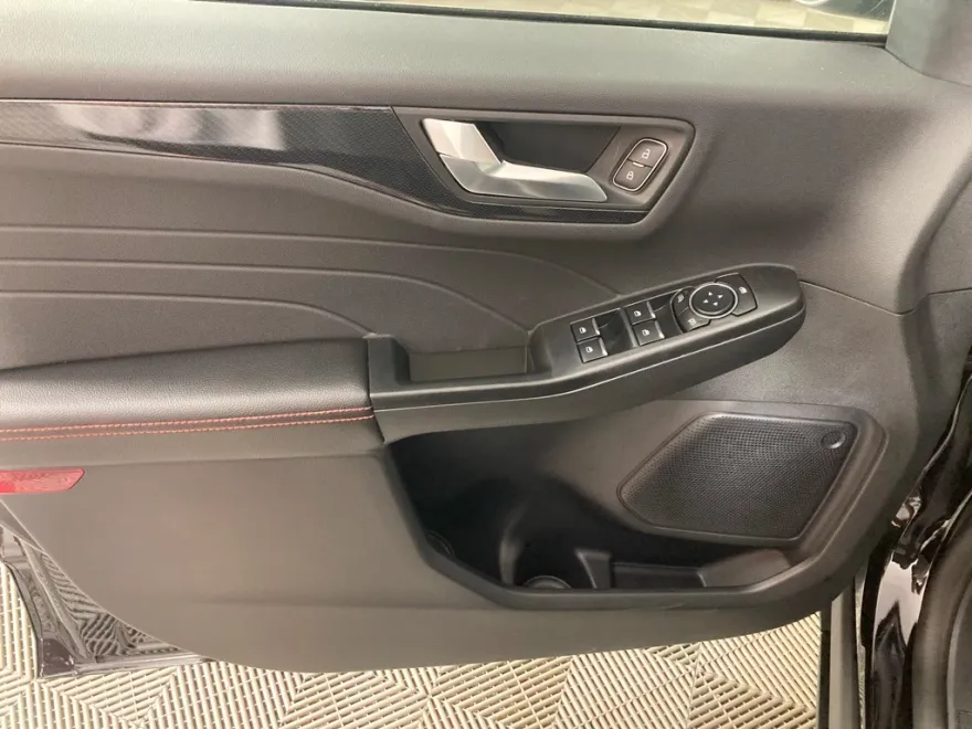 2025 Ford Escape Select photo 1