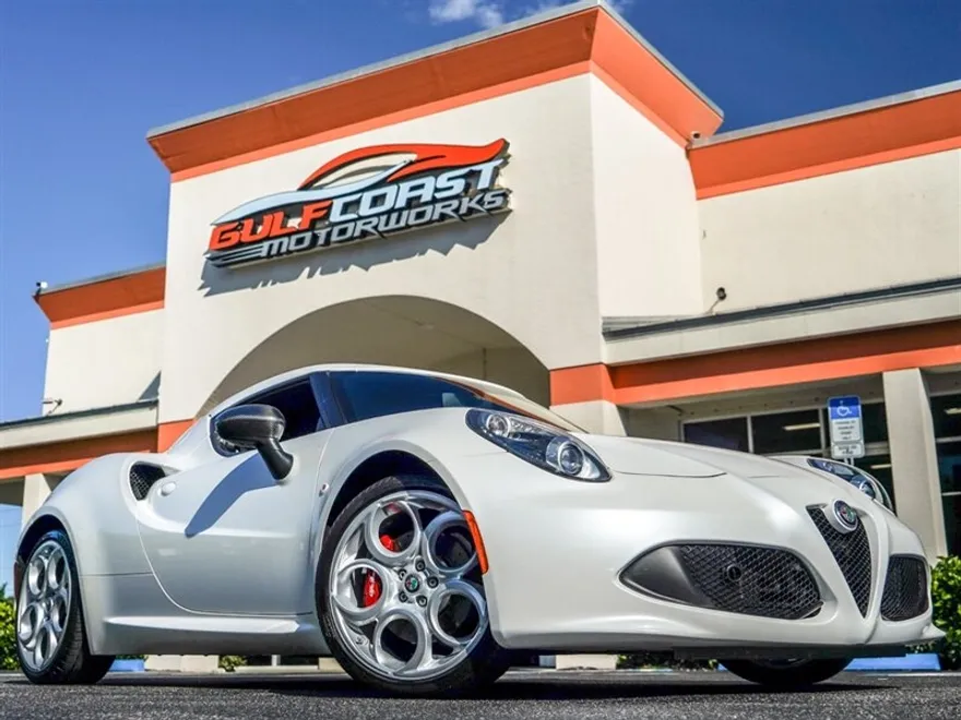 2017 Alfa Romeo 4C Coupe photo 1