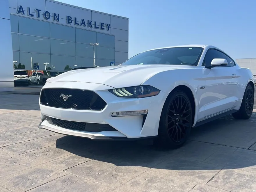 2022 Ford Mustang GT Premium photo 1