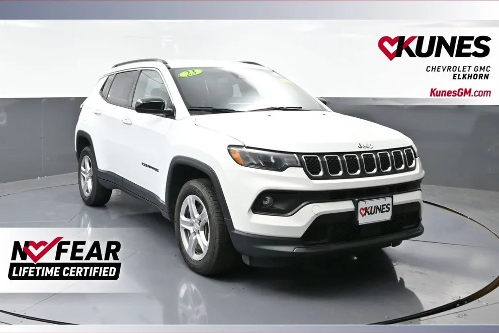 2023 Jeep Compass Latitude photo 1