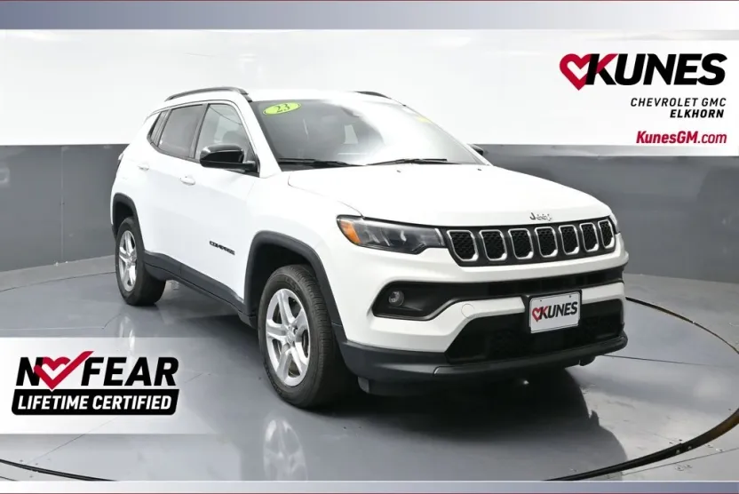 2023 Jeep Compass Latitude photo 1