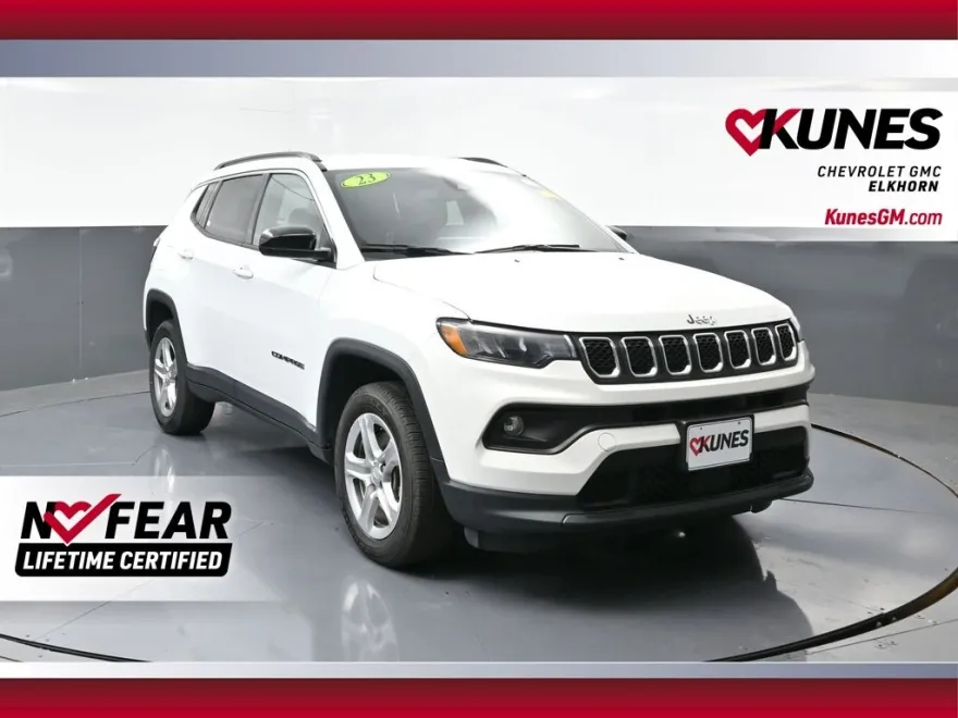 2023 Jeep Compass Latitude photo 1
