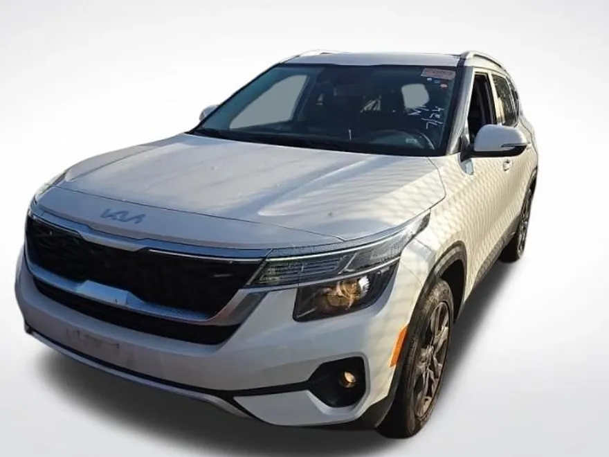 2023 Kia Seltos S photo 1