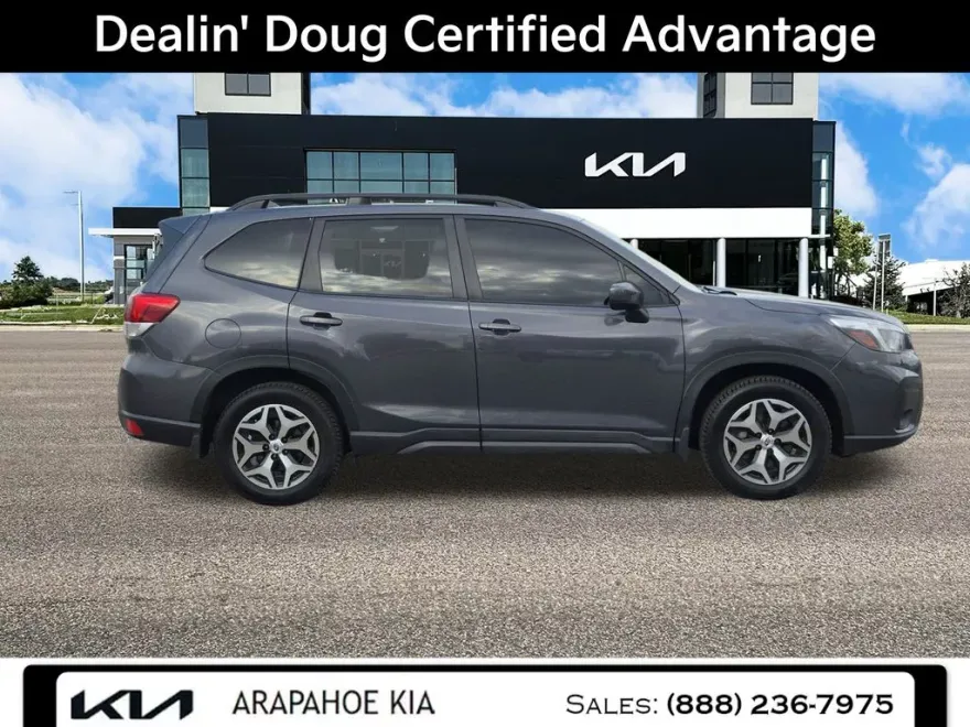 2021 Subaru Forester Premium photo 1