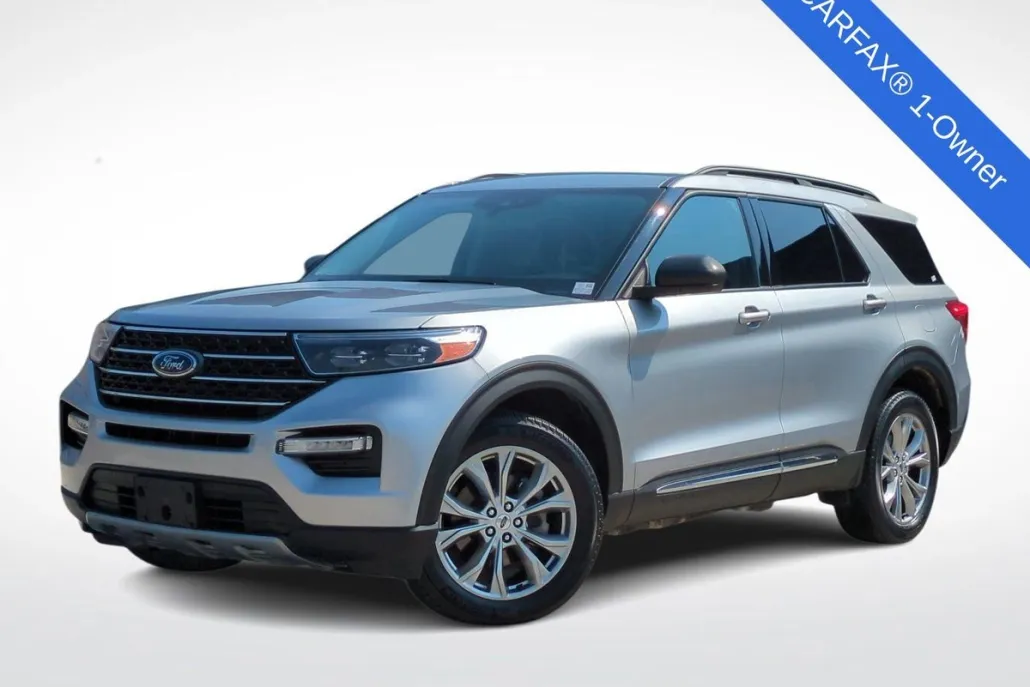 2023 Ford Explorer XLT photo 1