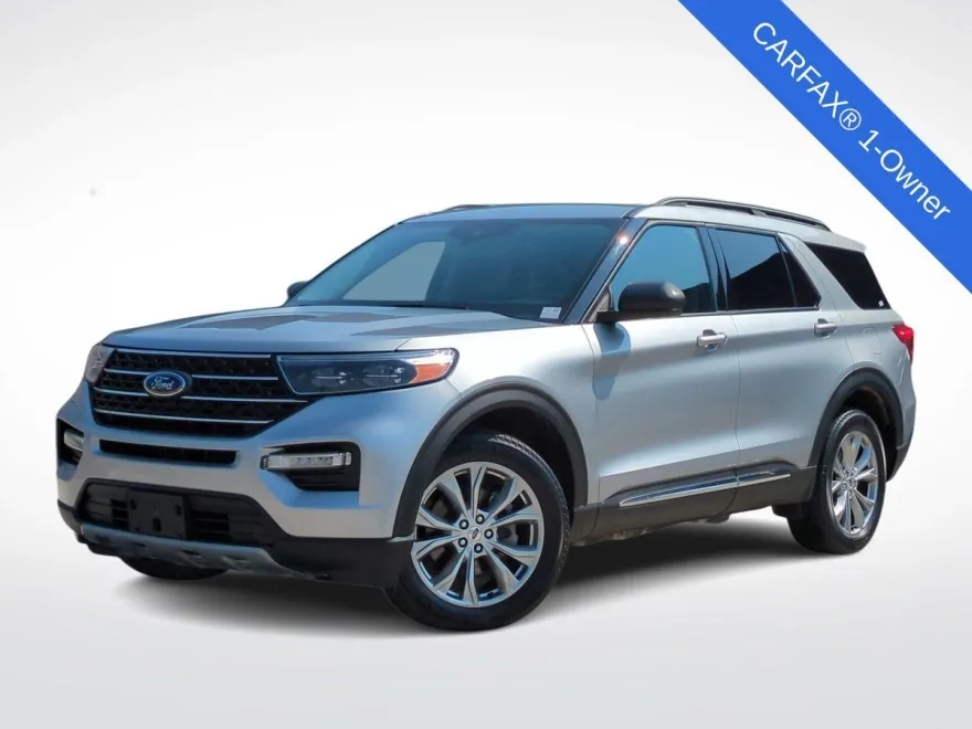 2023 Ford Explorer XLT photo 1