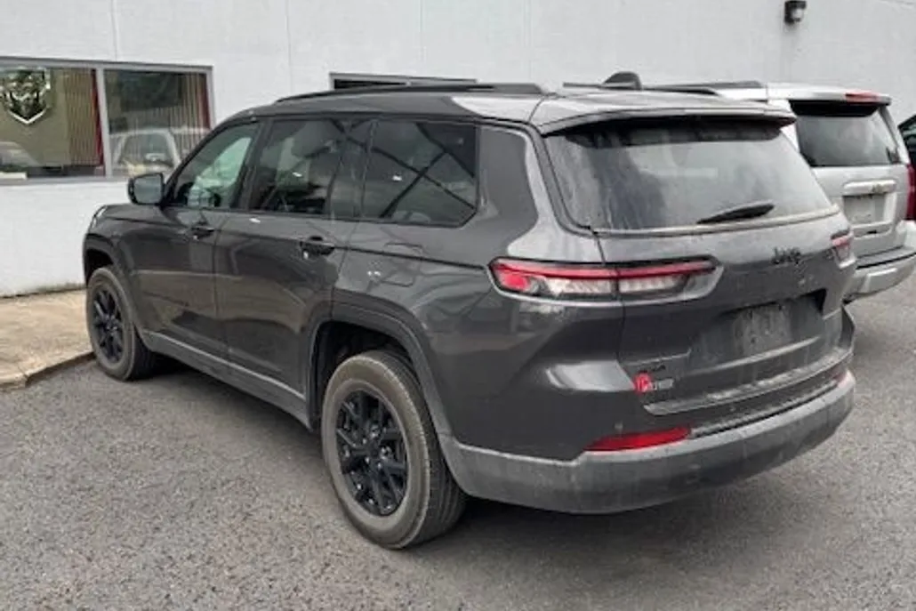 2024 Jeep Grand Cherokee Altitude photo 1