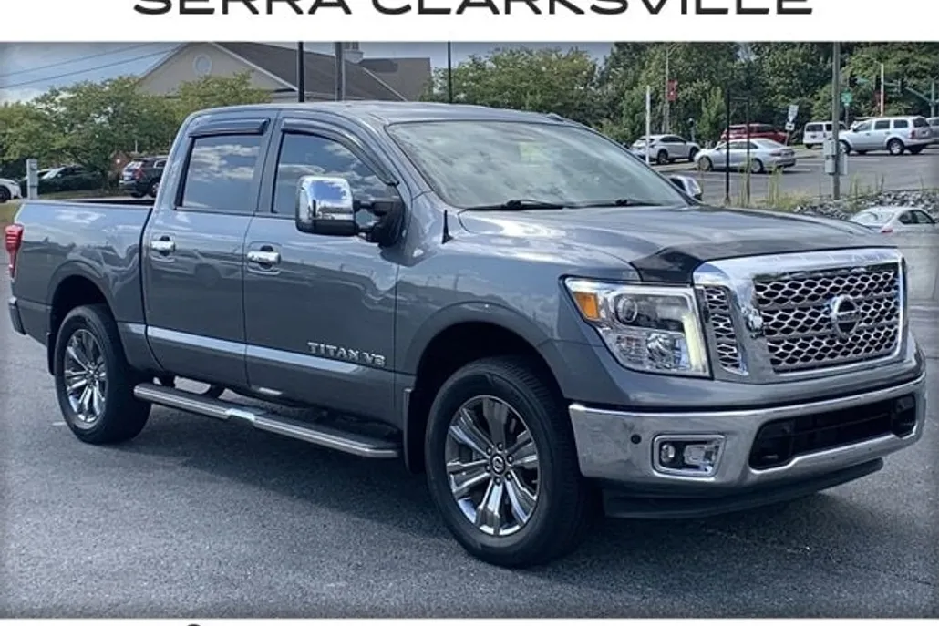 2018 Nissan Titan SL photo 1