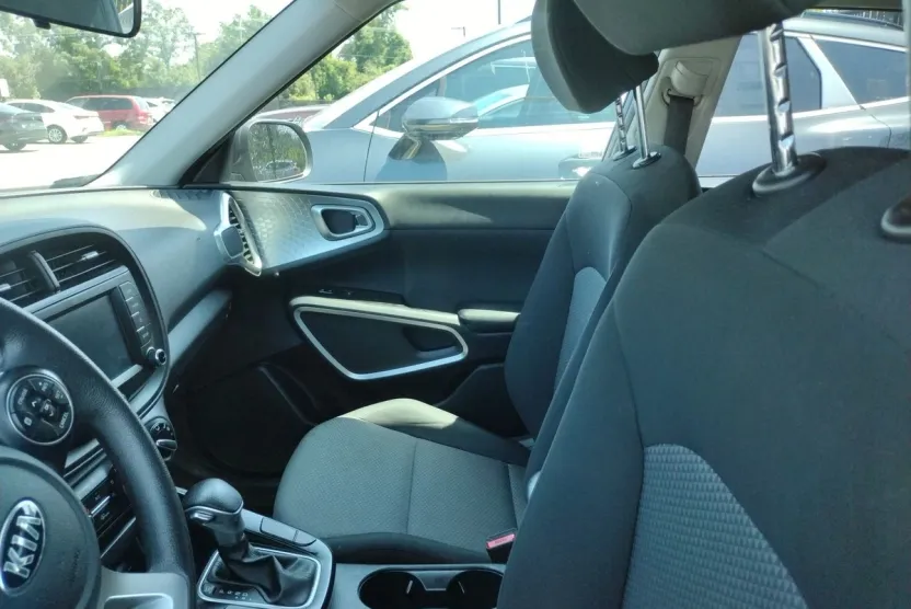 2020 Kia Soul LX photo 1