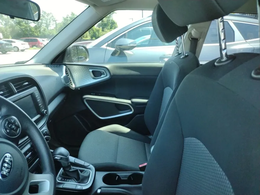 2020 Kia Soul LX photo 1