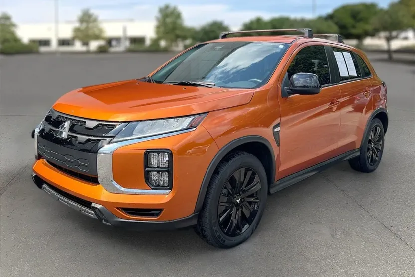 2023 Mitsubishi Outlander Sport LE photo 1