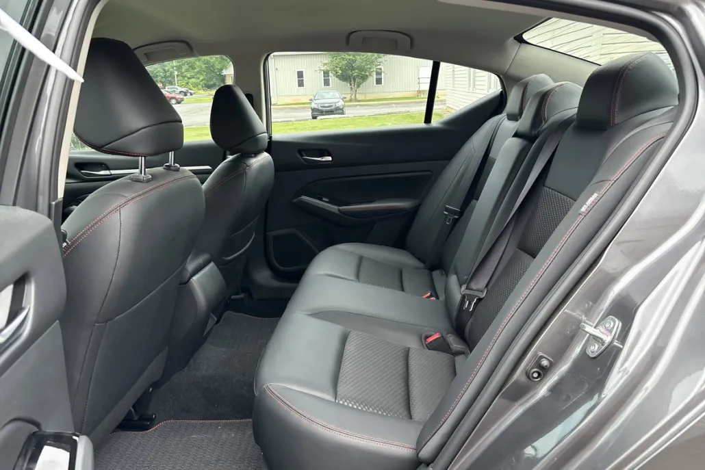 2024 Nissan Altima 2.5 SR photo 1