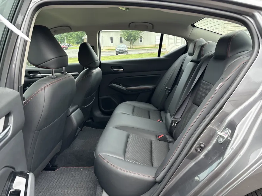 2024 Nissan Altima 2.5 SR photo 1