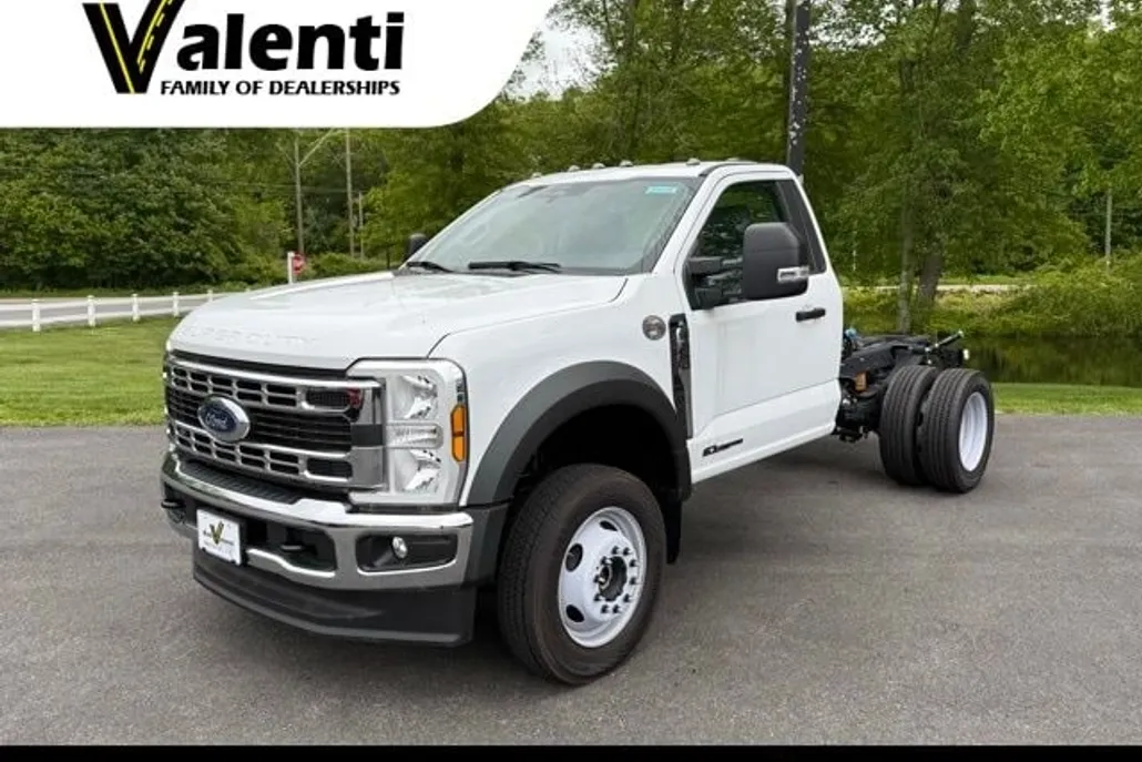 2024 Ford F-550 photo 1