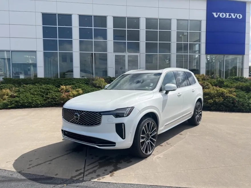 2026 Volvo XC90 Plus photo 1