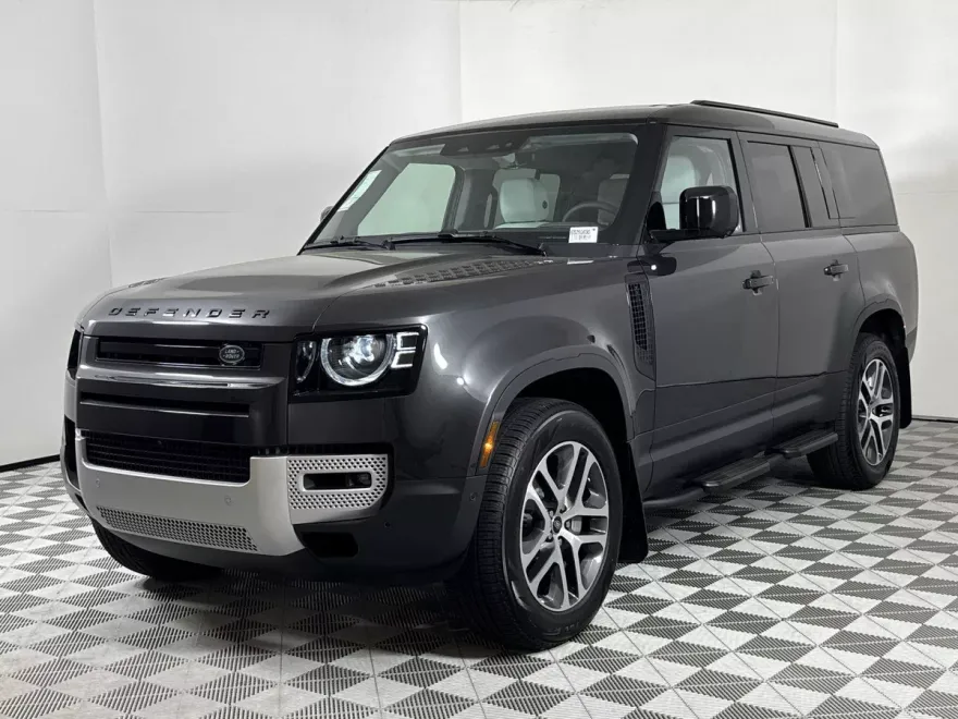 2025 Land Rover Defender 130 S photo 1