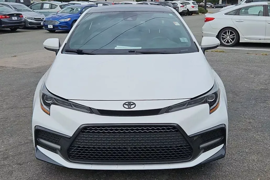2021 Toyota Corolla SE photo 1