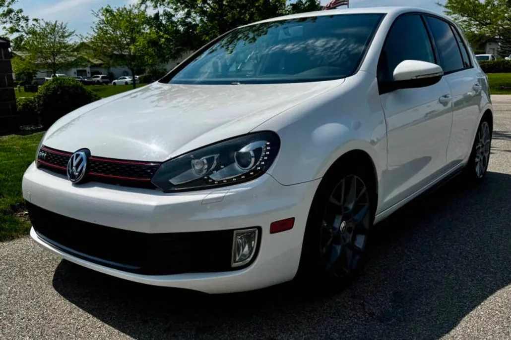 2013 Volkswagen Golf GTI Base photo 1
