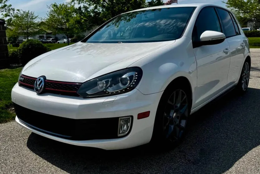 2013 Volkswagen Golf GTI Base photo 1