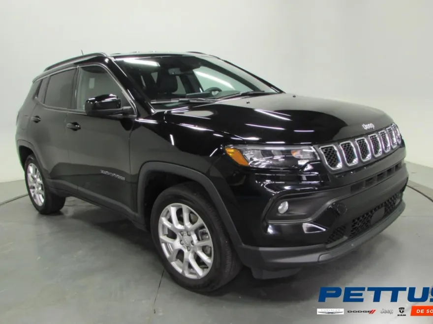 2024 Jeep Compass Latitude Lux photo 1