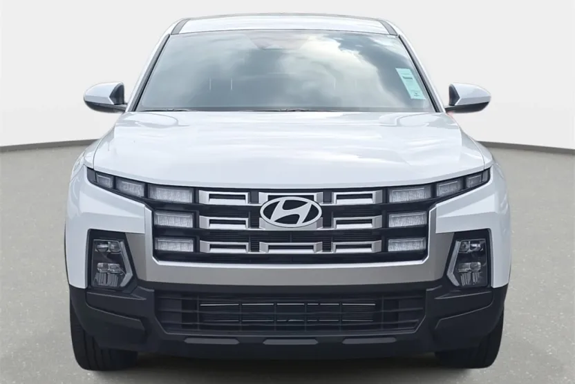 2025 Hyundai Santa Cruz SE photo 1