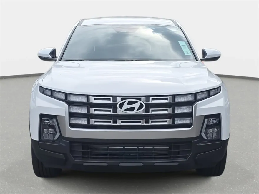 2025 Hyundai Santa Cruz SE photo 1