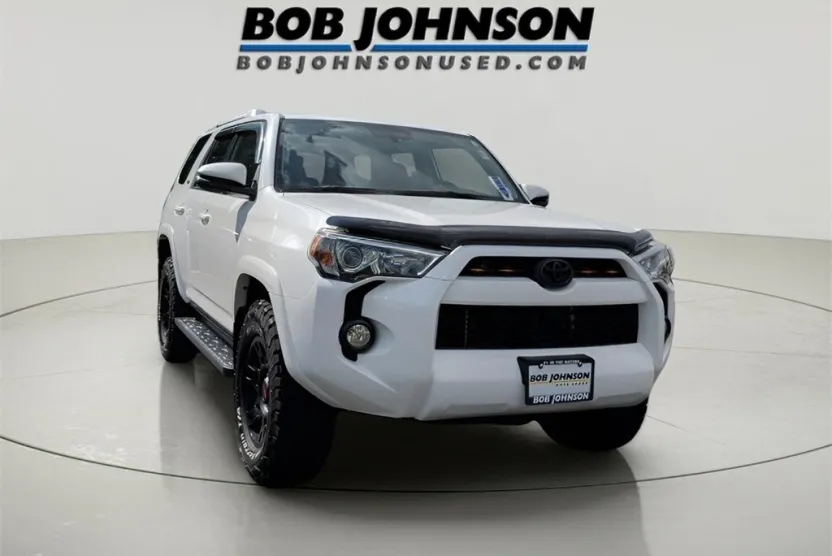 2017 Toyota 4Runner SR5 Premium photo 1