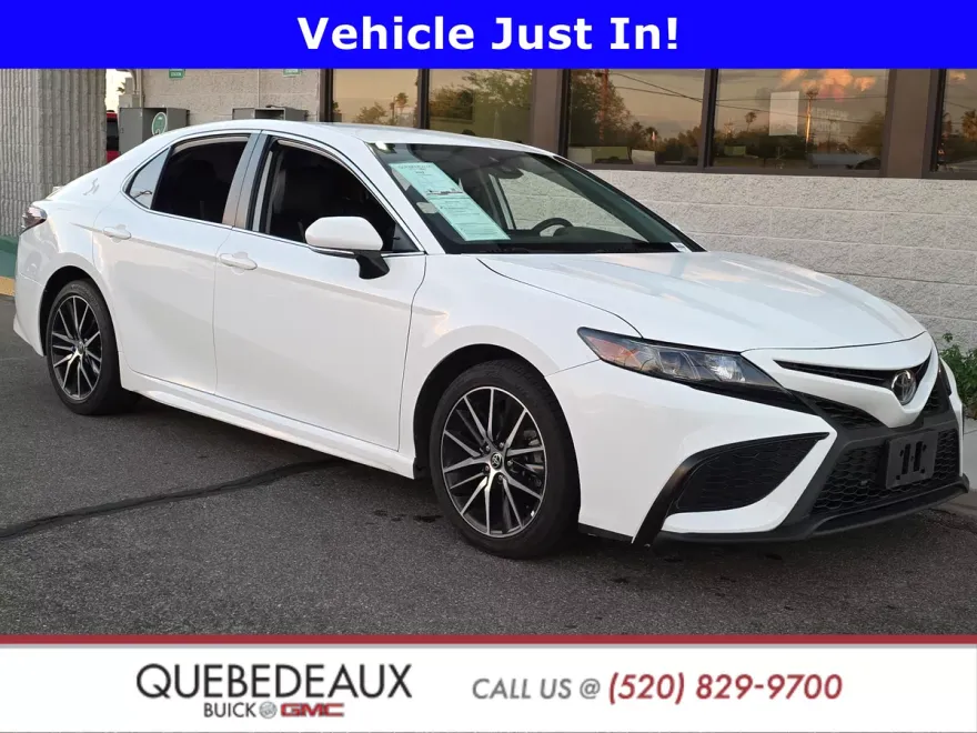 2022 Toyota Camry SE photo 1