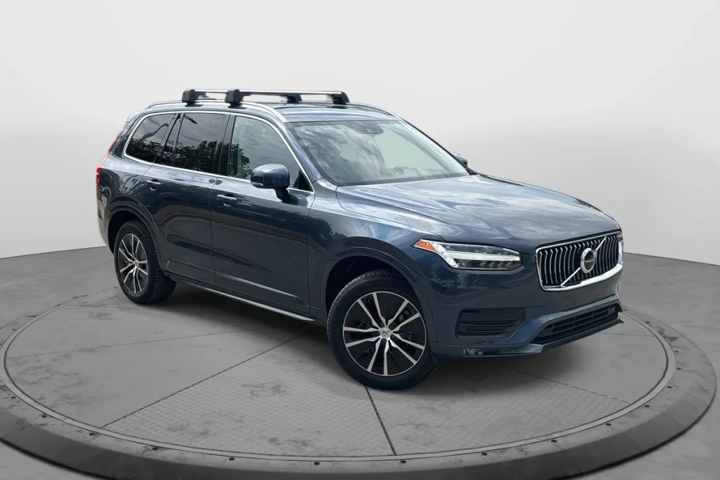 2020 Volvo XC90 Momentum photo 1